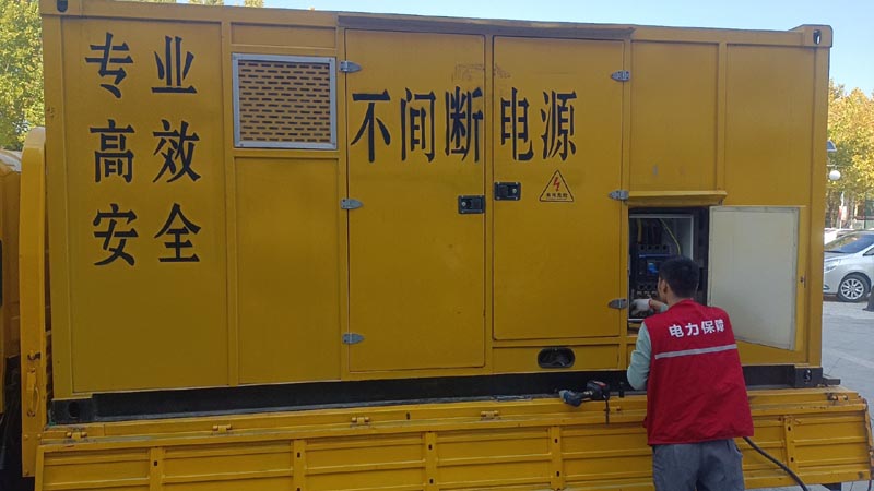 滦南柴油发电机组和UPS电源配合使用时，如何避免切换过程中的电力中断？